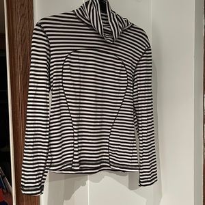 Lululemon turtleneck